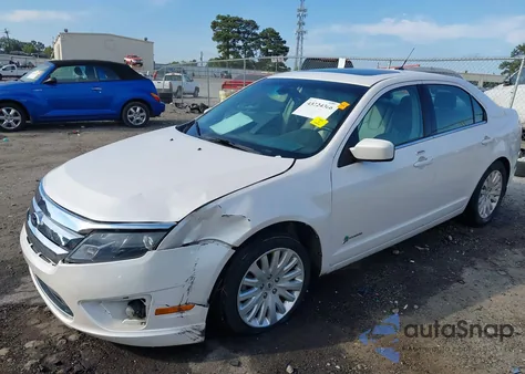 2012 Ford Fusion Hybrid z USA, uszkodzony, nr VIN 3FADP0L32CR371710